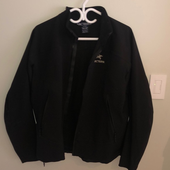 Black arcteryx shell jacket - Picture 3 of 4